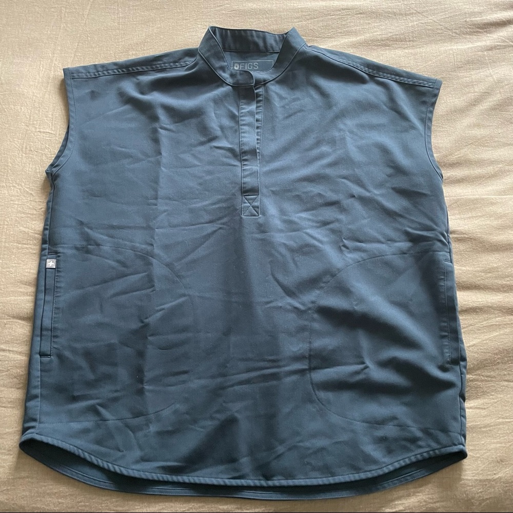 FIGS Rafaela Top size SMALL